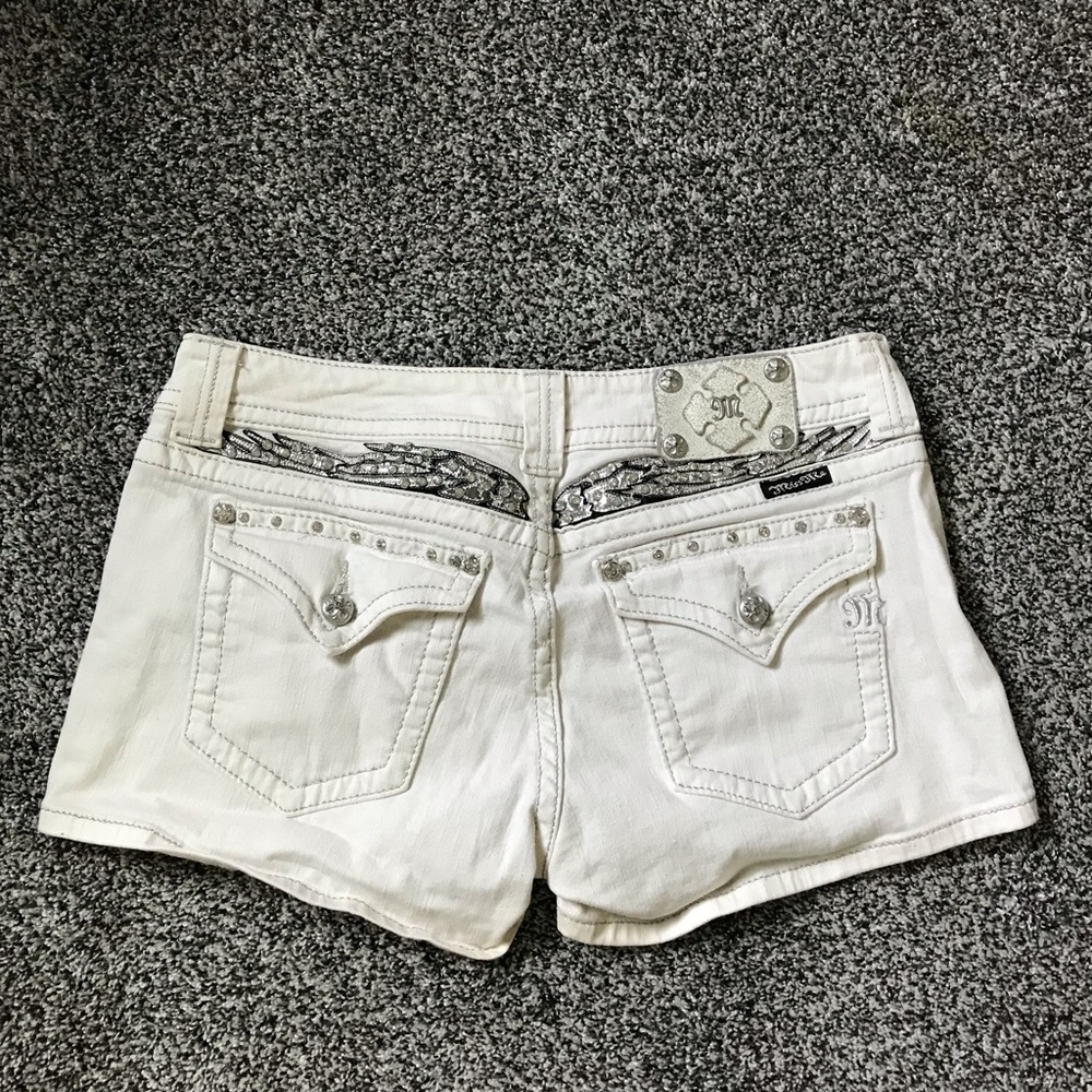 Miss me white jean shorts size 32